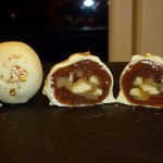 Overtrukne marcipankugler med valnødder, lakrids og chili