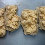 Armadillo Eggs - rester af fyldet på brød 1