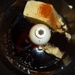 Amarena-choco mousse cake with chili - sauceingredienserne minus olien blendes